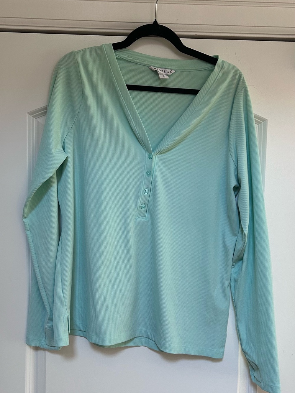 NWOT Athleta Women’s XL Ribbed Henley Top Foam Green Long Sleeve T Shirt Top